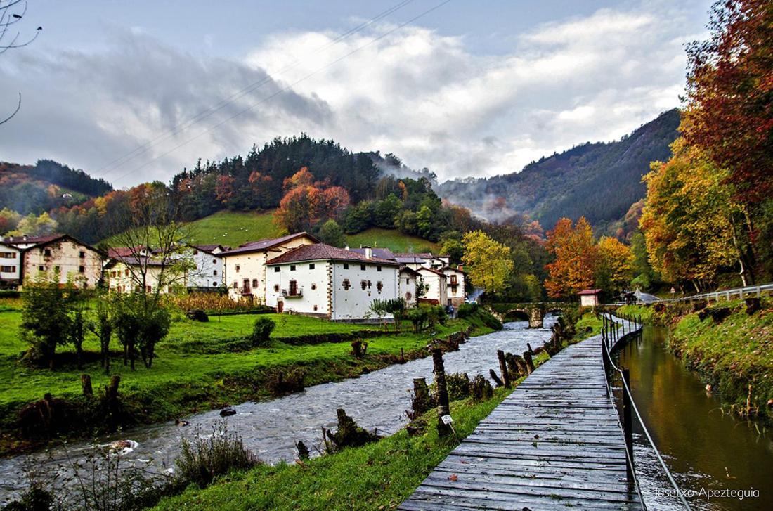 Zubietako Ostatua Hotel Bagian luar foto