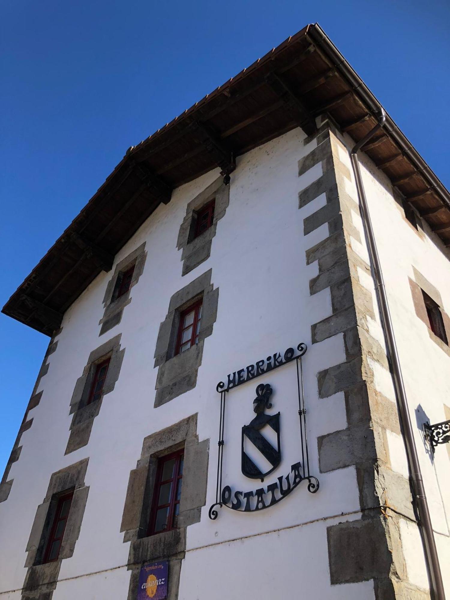 Zubietako Ostatua Hotel Bagian luar foto