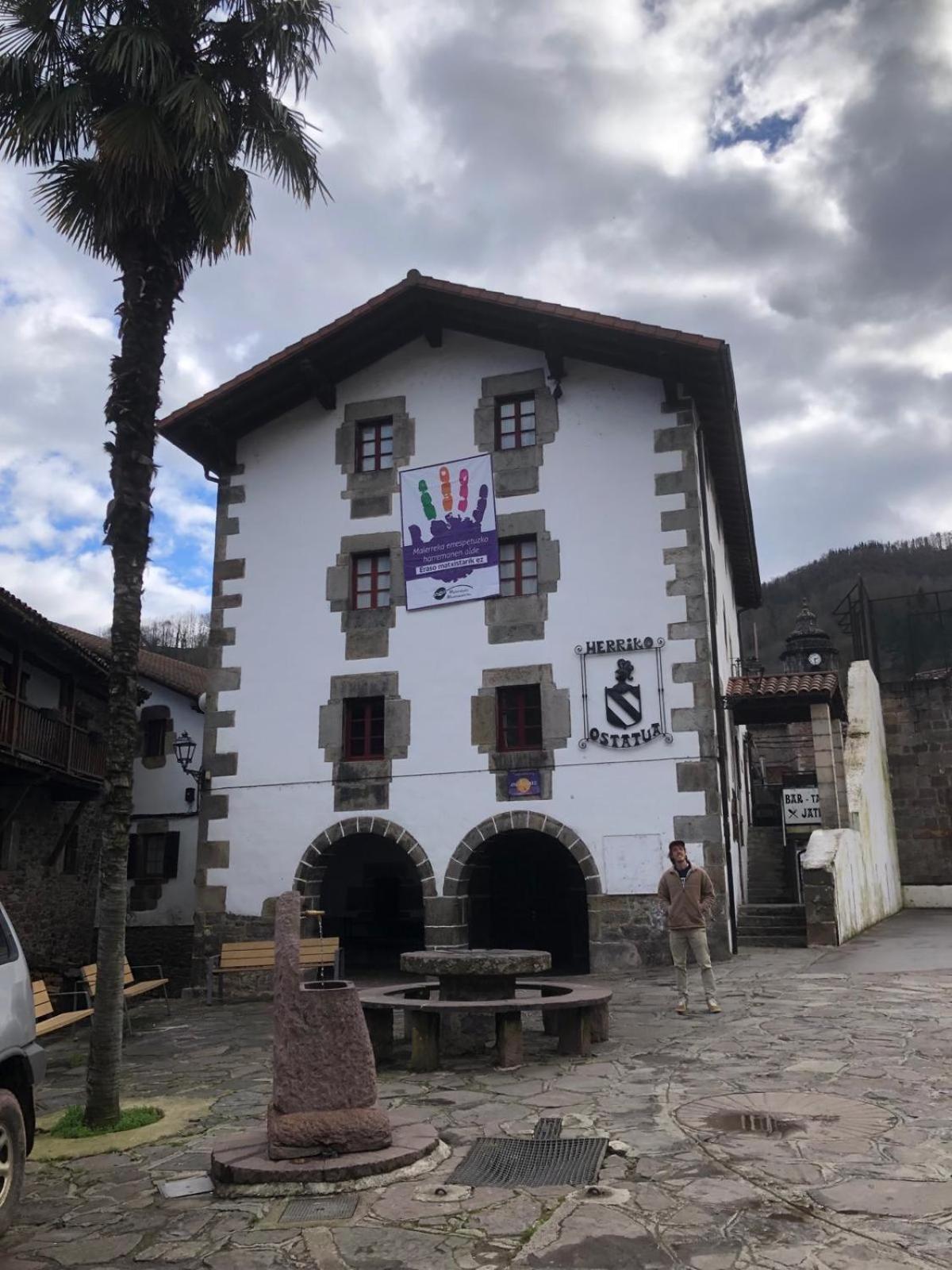 Zubietako Ostatua Hotel Bagian luar foto